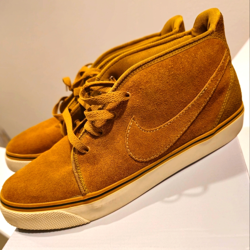 Men's Size 9 Nike Shoes